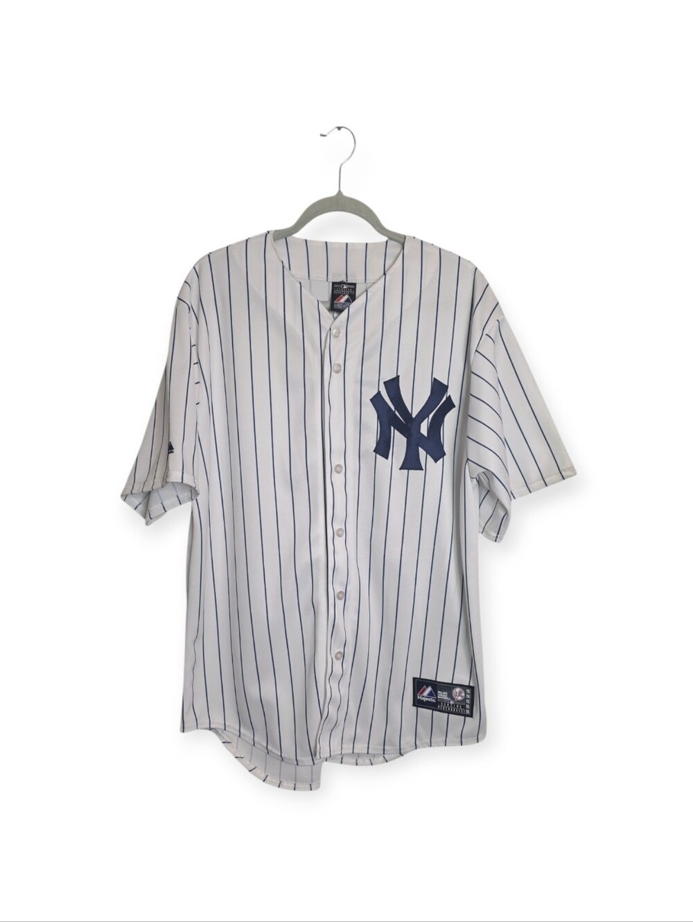 Mens New York Yankees Majestic button-up jersey, size large